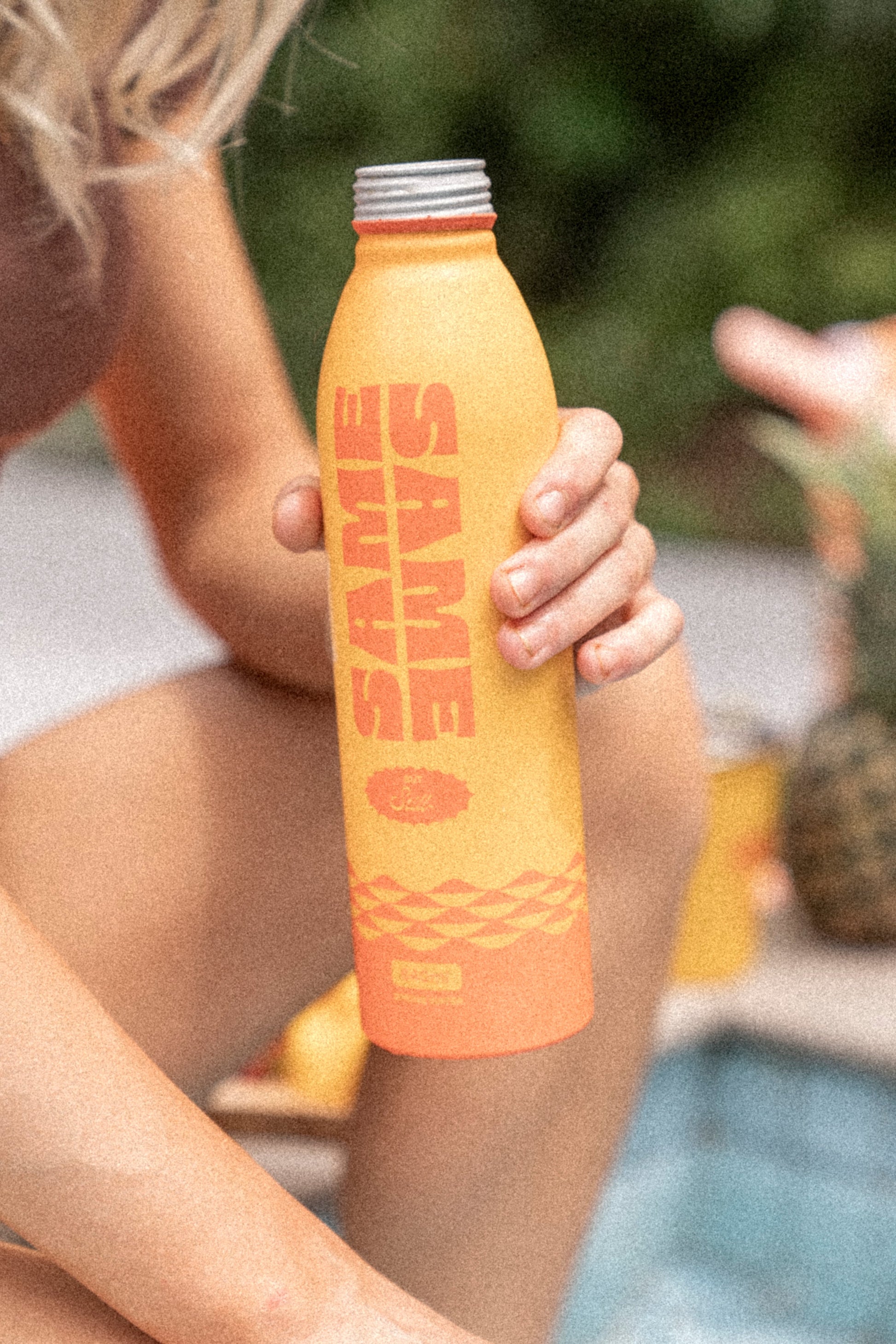 SAMESAME STILL SINGLE