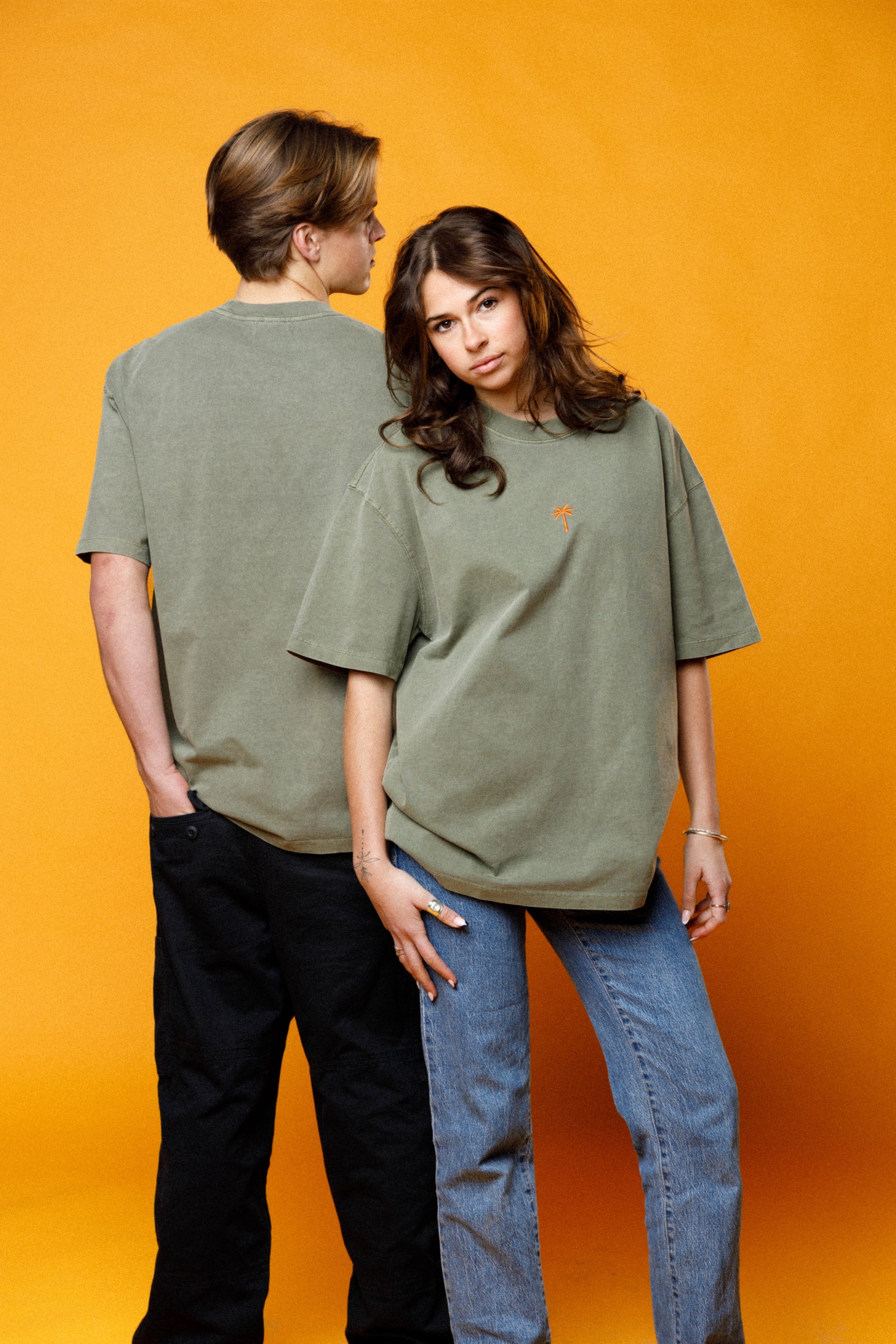 THE TEE - OLIVE